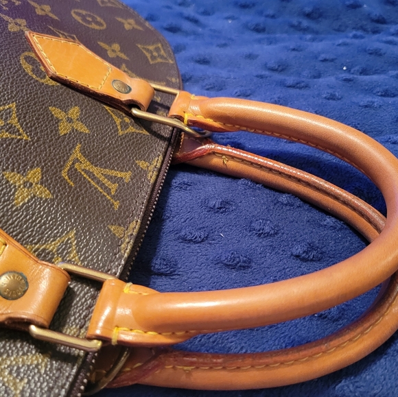 Price Drop!!! Authentic Louis Vuitton Alma - Picture 5 of 11